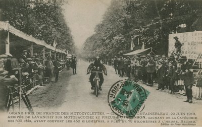 Französischer Motorrad-Grand-Prix, Fontainebleau, 22. Juni 1913. Lavanchy gewinnt die 500-cc-Kategorie auf einer Motosacoche mit Hutchinson-Reifen und absolviert den 450 Kilometer langen Kurs mit über 75 Kilometern pro Stunde von French Photographer