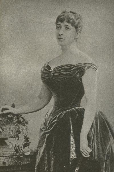 Madame Marguerite De Bonnemain, Geliebte von General Boulanger (s/w Foto) von French Photographer