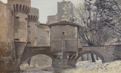Pernes, Porte Notre-Dame und Kapelle von French Photographer
