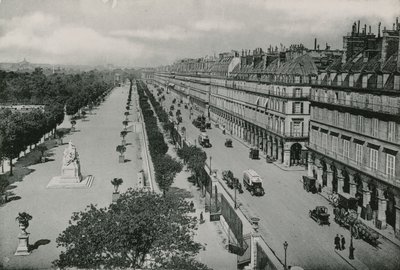 Perspective du Jardin des Tuileries et la Rue de Rivoli von French Photographer