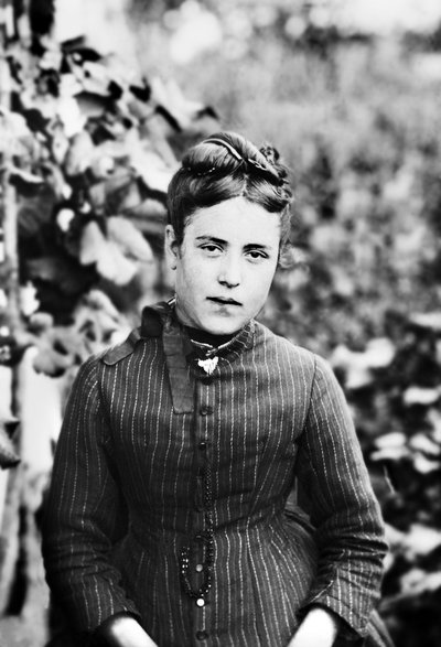 Porträt einer jungen Frau aus Bourmont in Haute Marne. Fotografie späte 19. Jahrhundert. Ducos Sammlung von French Photographer