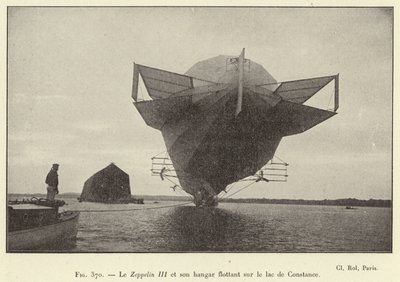 Der Zeppelin III und sein schwimmender Hangar auf dem Bodensee von French School