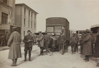 Album "Bilder des Krieges II": Italienische Soldaten in Gradisca Sagrado, Gorizia, Italien (s/w Foto) von Gigliucci Gigliucci