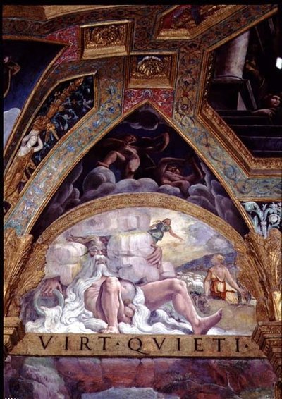 Anthropomorphe Figur eines Flusses als alter Mann mit fließendem weißen Bart, im Hintergrund Psyche bei ihrer von Venus auferlegten Aufgabe, Wolle von einem Schafsfell zu stehlen, Lünette und Zwickel aus der Sala di Amore e Psiche von Giulio Romano
