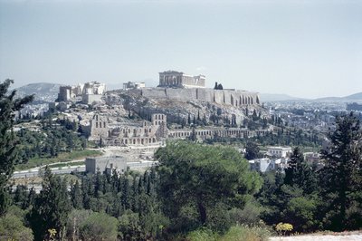 Westansicht der Akropolis, erbaut ca. 600 v. Chr. - 450 v. Chr. von Greek School