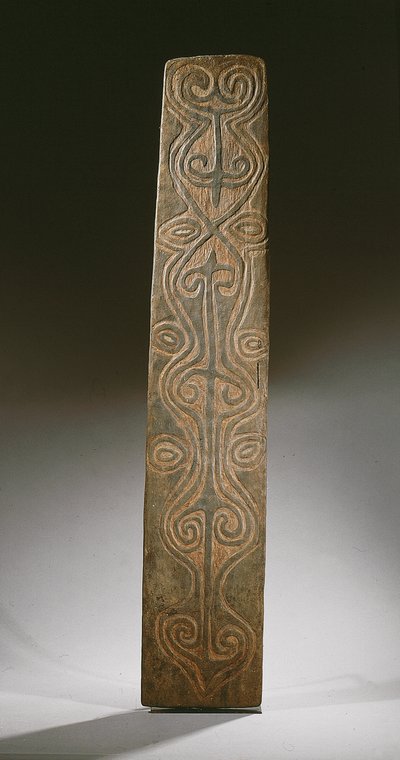 Rechteckiger Neuguinea-Schild, verziert mit geschnitzten Scrolls im Relief, die Rückseite mit sechs geschnitzten Laschen zur Befestigung von Rattan-Schlaufen, April River von Guinean New