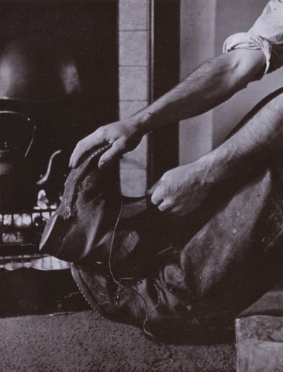 Stiefel aus von Harold Burdekin