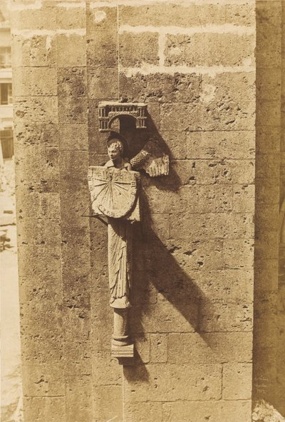 Engel mit Sonnenuhr, an der Kirche von Chartres, 1852 von Henri Jean-Louis Le Secq