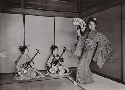 Eine Geisha tanzt von Herbert Ponting