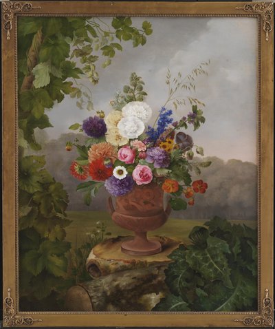 Vase im griechischen Stil mit Blumen, auf einem Baumstumpf stehend von Hermania Neergaard