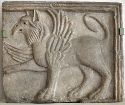 Greif (oder Gryphe). Flachrelief, Marmor, Venedig (Italien) 12. Jahrhundert. Nationalgalerie, Sternberg-Palast, Prag (Tschechien) von Italian School