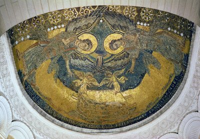 Die Bundeslade, getragen von Cherubim, aus der Halbkuppel der Ostapsis (Mosaik) von Italian School