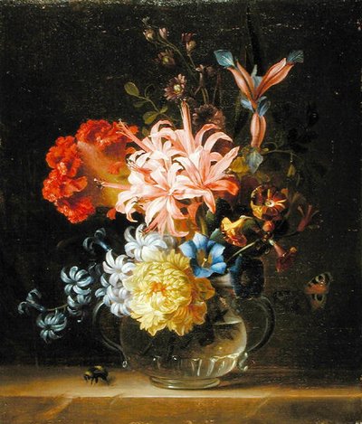 Stillleben von Blumen in einer Glasvase, mit einer Hummel und einem Schmetterling von Jakob Bogdani or Bogdany
