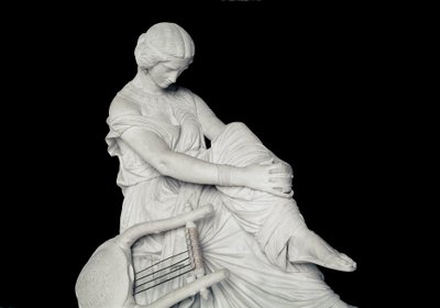 Sappho, griechische Dichterin der Antike. Marmorskulptur von James Pradier von James Pradier