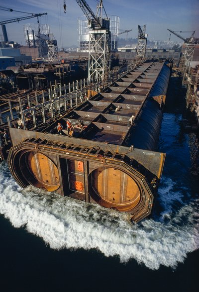 Ein Abschnitt eines Tunnelrohrs für BART, Bay Area Rapid Transit Massenverkehrssystem, flo... von James L Stanfield