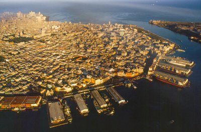 Luftaufnahme von Alt-Havanna, Hafen von Havanna, Kanal del Puerto, Bahia de la Habana von James L Stanfield