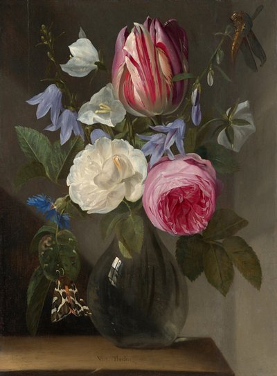 Rosen und eine Tulpe in einer Glasvase von Jan Philip van Thielen