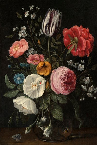 Rosen, eine Tulpe, eine Pfingstrose, eine Kirschblüte und ein Tausendgüldenkraut in einer Glasvase auf einem Sims von Jan van Kessel the Elder