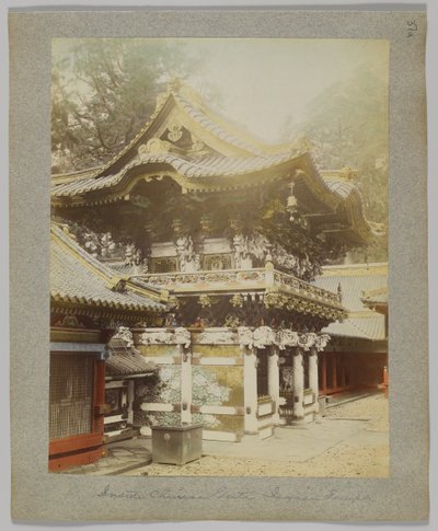 Innerhalb des chinesischen Tores, Tōshō-gū, Nikko, Japan von Japanese Photographer