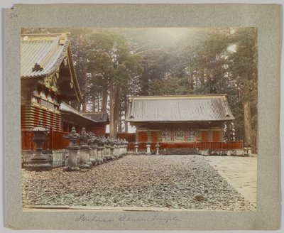 Lagerhäuser in Tōshō-gū, Nikko, Japan (handkoloriertes s/w-Foto) von Japanese Photographer