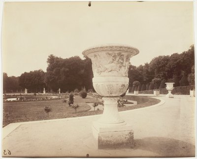 Versailles, Vase von Cornu von Jean Eugène Auguste Atget