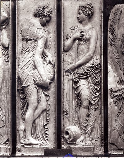 Reliefs vom Brunnen der Unschuldigen (Detail) von Jean Goujon