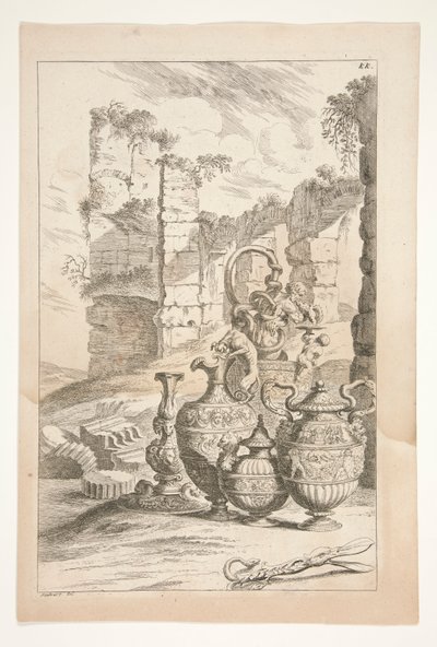 Ein Kerzenhalter und verzierte Krüge in einer Landschaft mit Ruinen, aus Sculpturae Veteris Admirata von Joachim von Sandrart