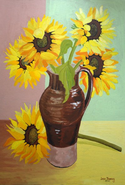 Fünf Sonnenblumen in einem hohen braunen Krug, 2007 (Gouache) von Joan Thewsey