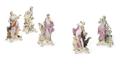 Fünf Meissener Figuren, die die Sinne darstellen, ca. 1765 von Johann Joachim Kaendler