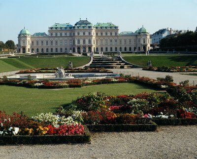 Schloss Belvedere, die Sommerresidenz von Prinz Eugen von Savoyen von Johann Lukas von Hildebrandt