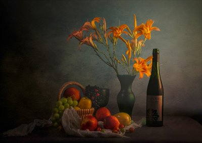 Stimmungsvolles Stillleben mit Wein von John-Mei Zhong