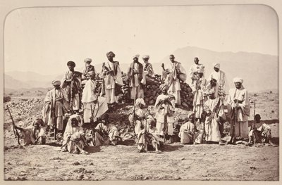 Afridi-Posten in der Nähe von Jumrood, Khyber und Rotass in der Ferne?, ca. 1879 von John Burke