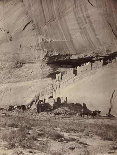 Ruinen der Klippenwohnungen, Cañon de Chelly, Arizona, ca. 1879-1881 von John K. Hillers