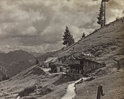 Album "Meine Weltkriegs-Erinnerungen Südwestfront (Kärnten, Italien, Südtirol) 31/03/1915-12/11/1918 - Josef Zohles Wien": Militärbaracken in den Alpen (s/w Foto) von Josef Zohles