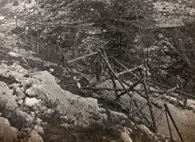 Album "Meine weltkriegs - Erinnerungen Südwestfront (Kärnten, Italien, Südtirol) 31/03/1915-12/11/1918 - Josef Zohles Wien": Stacheldraht von Josef Zohles