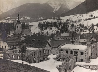 Album "Meine weltkriegs - Erinnerungen Südwestfront (Kärnten, Italien, Südtirol) 31/03/1915-12/11/1918 - Josef Zohles Wien": Trümmer in Tarvisio von Josef Zohles