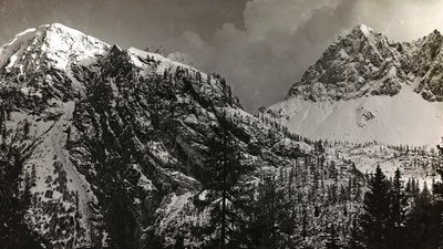Album "Meine Weltkriegs-Erinnerungen Südwestfront (Kärnten, Italien, Südtirol) 31.03.1915-12.11.1918 - Josef Zohles Wien": Kriegsgebiet in den Alpen (s/w Foto) von Josef Zohles