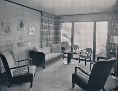 Das Wohnzimmer eines Hauses, entworfen von Howard T. Fisher für Miss Ruth Page, 1935 von Kaufman and Fabry Co