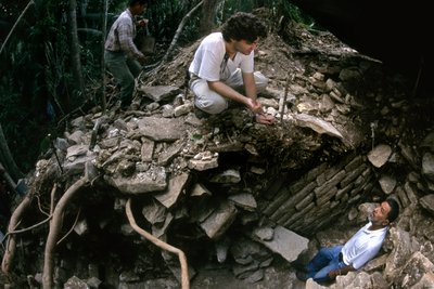 Cancuen, Guatemala, Arthur Demarest, Rudy Larios, Maya, Palast, Klassische Periode, Peten, 2004 von Kenneth Garrett