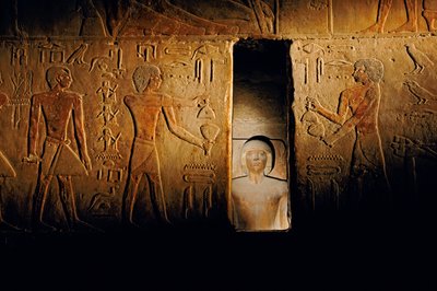 Grab des Ti; Ägypten; Archäologie; Altes Reich; Saqqara, Serdab-Kammer von Kenneth Garrett