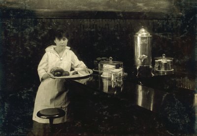 Eine junge Kellnerin, Delia Kane von Lewis Wickes Hine