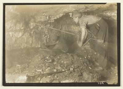 Bohren für einen Schuss: Altmodische Art des Kohlebergbaus von Lewis Wickes Hine