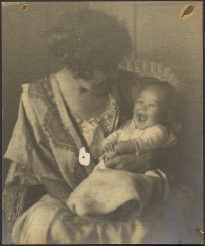 Mutter in besticktem Gewand und Säugling von Louis Fleckenstein