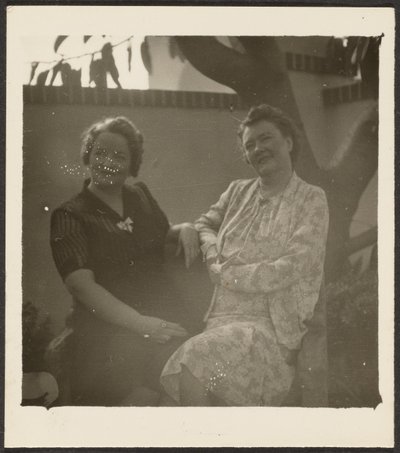 (Zwei Frauen im Garten) von Louis Fleckenstein