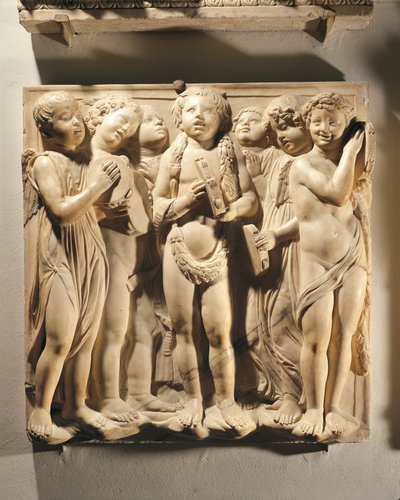 Laudate Eum in cymbalis bene sonantibus (Psalm 150, Laudate Dominum), Tafel mit Putti und Engeln, die Zimbeln spielen von Luca Della Robbia