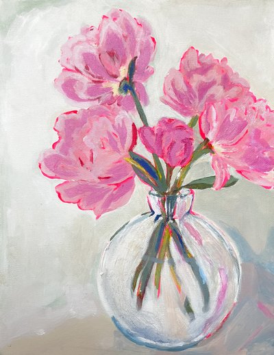 Rosa Blumen in Glasvase von Madison Phipps