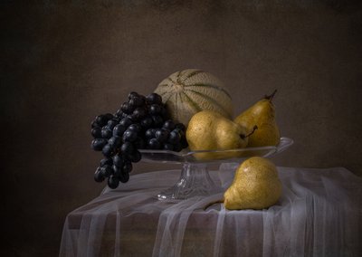 Dunkles Früchte Stillleben von Margareth Perfoncio