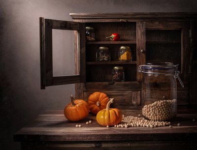Rustikale Herbstvorratskammer von Margareth Perfoncio
