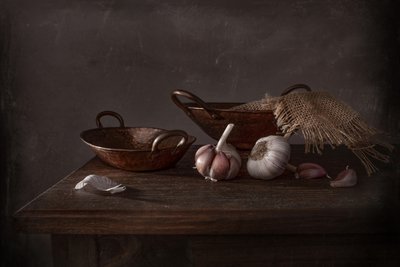 Rustikales Knoblauch Stillleben von Margareth Perfoncio