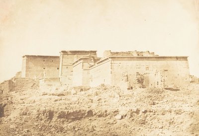 Gesamtheit des Tempels der Isis in Philae - Ansicht von Norden, April 1850 von Maxime Du Camp